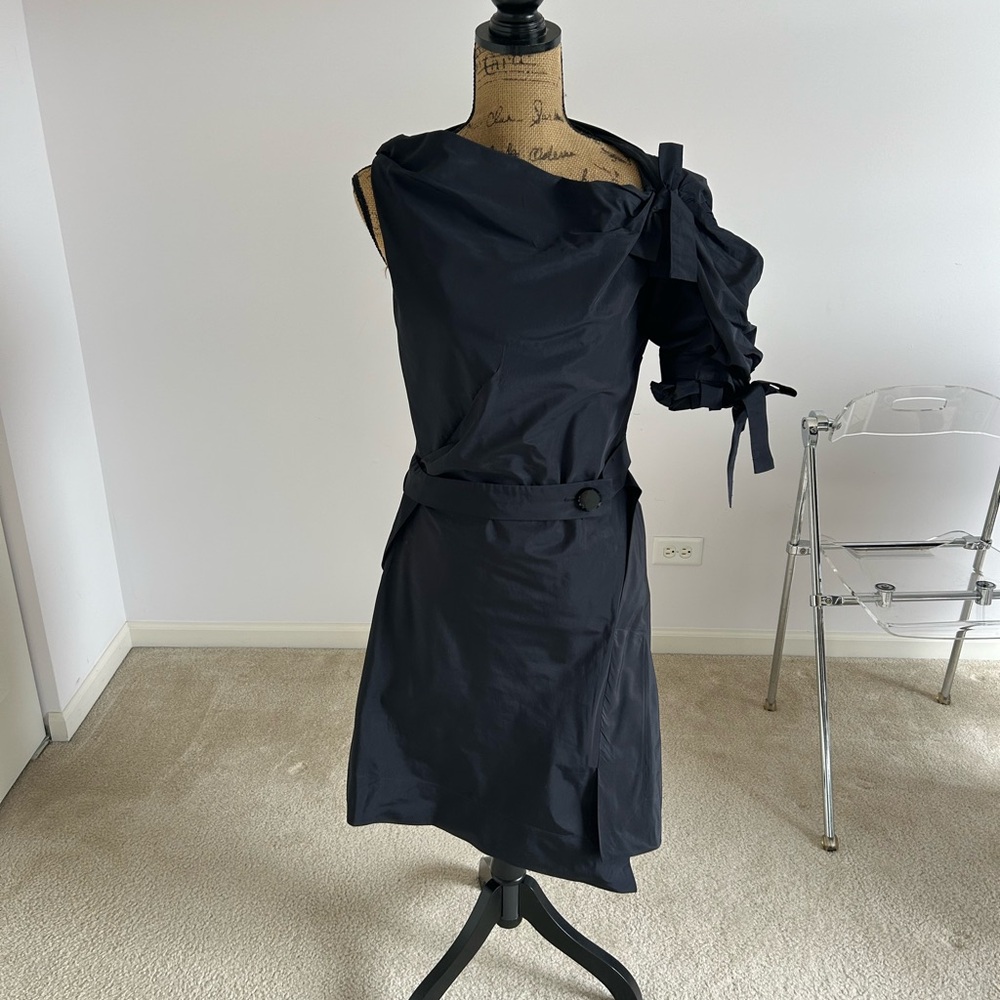 Mark Jacobs Black One Shoulder Cocktail Dressing Normandy Blue. Size 10